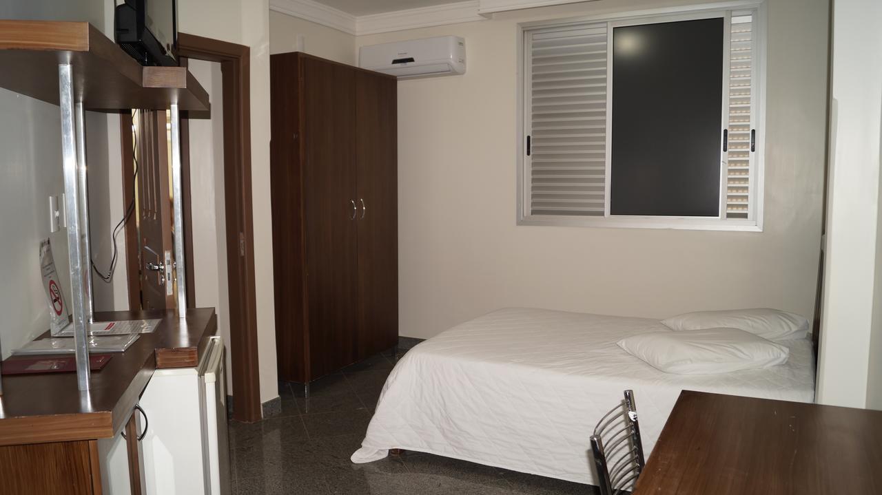 Lindoya Hotel Catalão Esterno foto