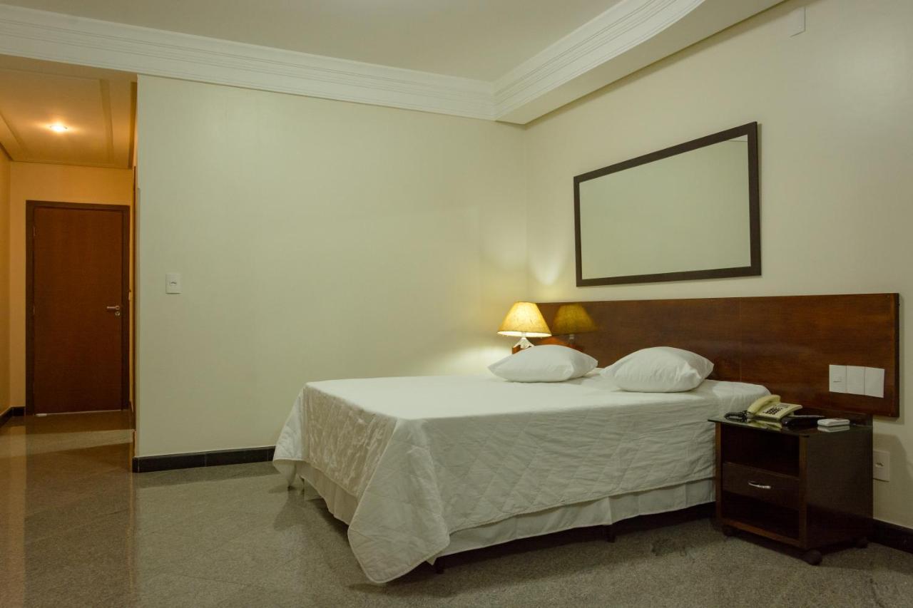 Lindoya Hotel Catalão Esterno foto