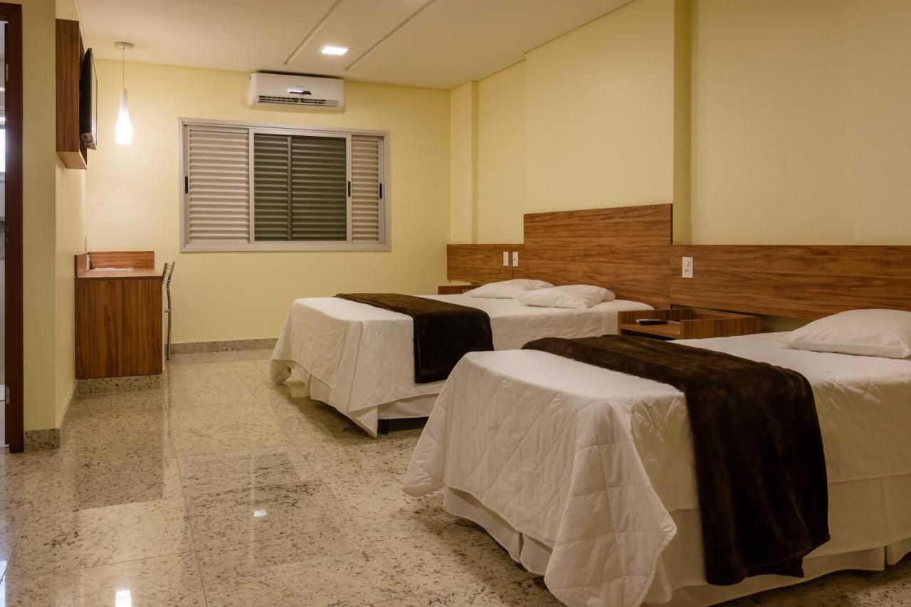 Lindoya Hotel Catalão Esterno foto
