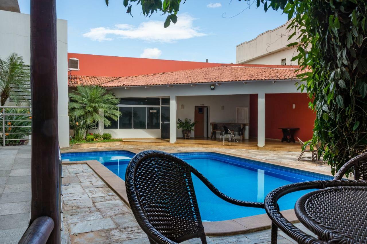 Lindoya Hotel Catalão Esterno foto